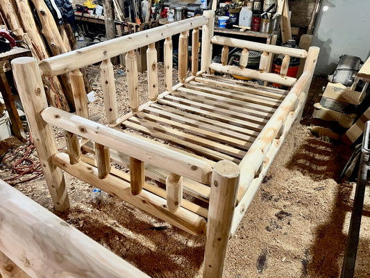 Maine Cedar Day Bed